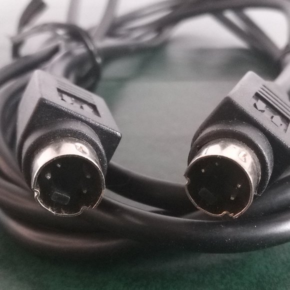 10ft (3.04m) S-Video Cable 4 Pin Male to Male Connection 2way Connector - Picture 3 of 4